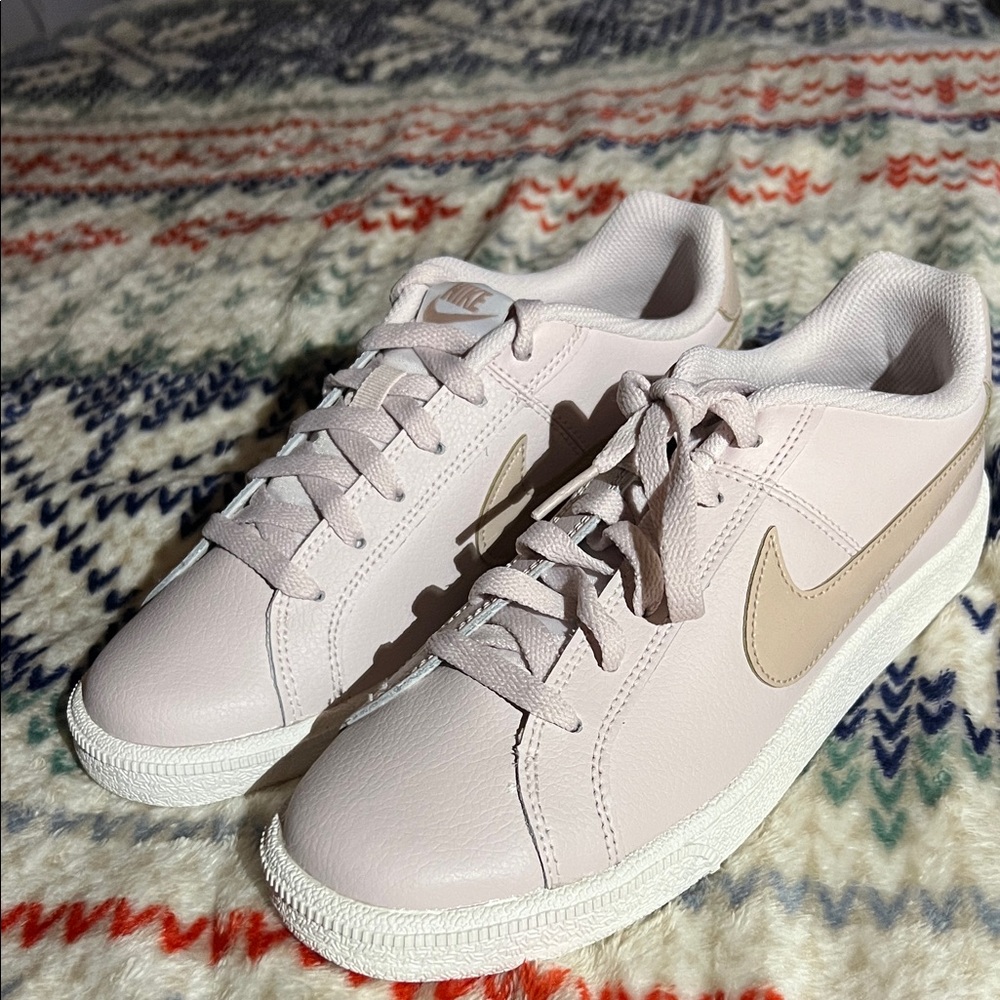 Nike Women's Light Pink and Beige Sneakers NEW